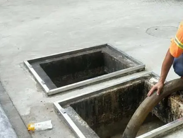 洛浦化粪池清理